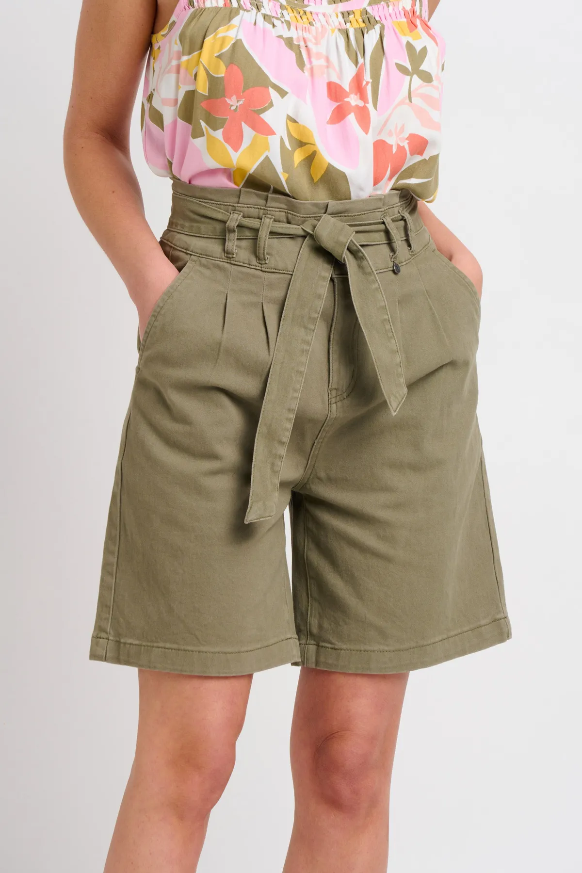 Brakeburn Paperbag Shorts Khaki New